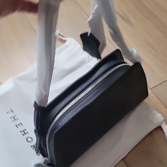 The Horse Clara Shoulder Bag Black - Picture 5 of 12